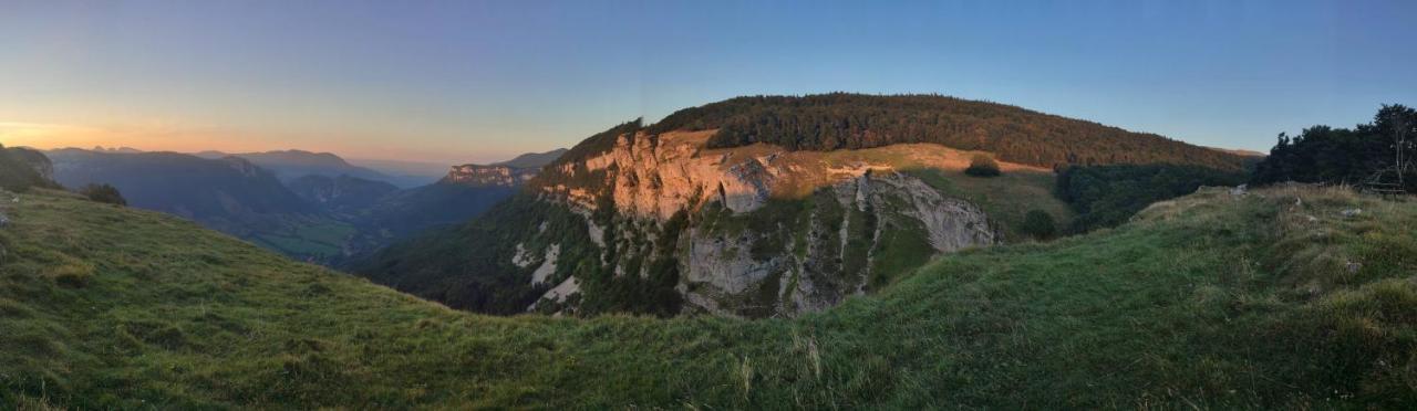 Okami Du Vercors Saint-Laurent-en-Royans Zewnętrze zdjęcie