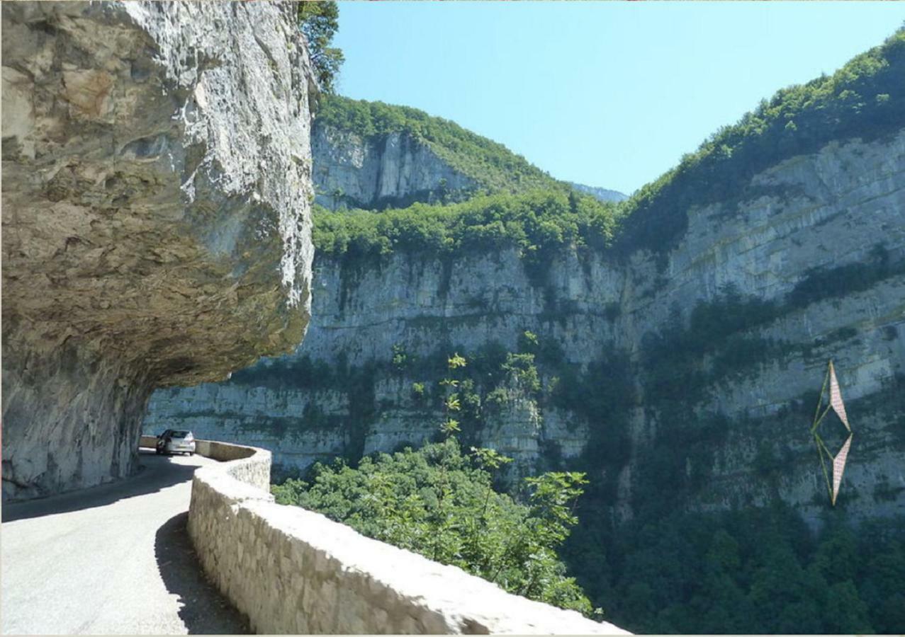Okami Du Vercors Saint-Laurent-en-Royans Zewnętrze zdjęcie