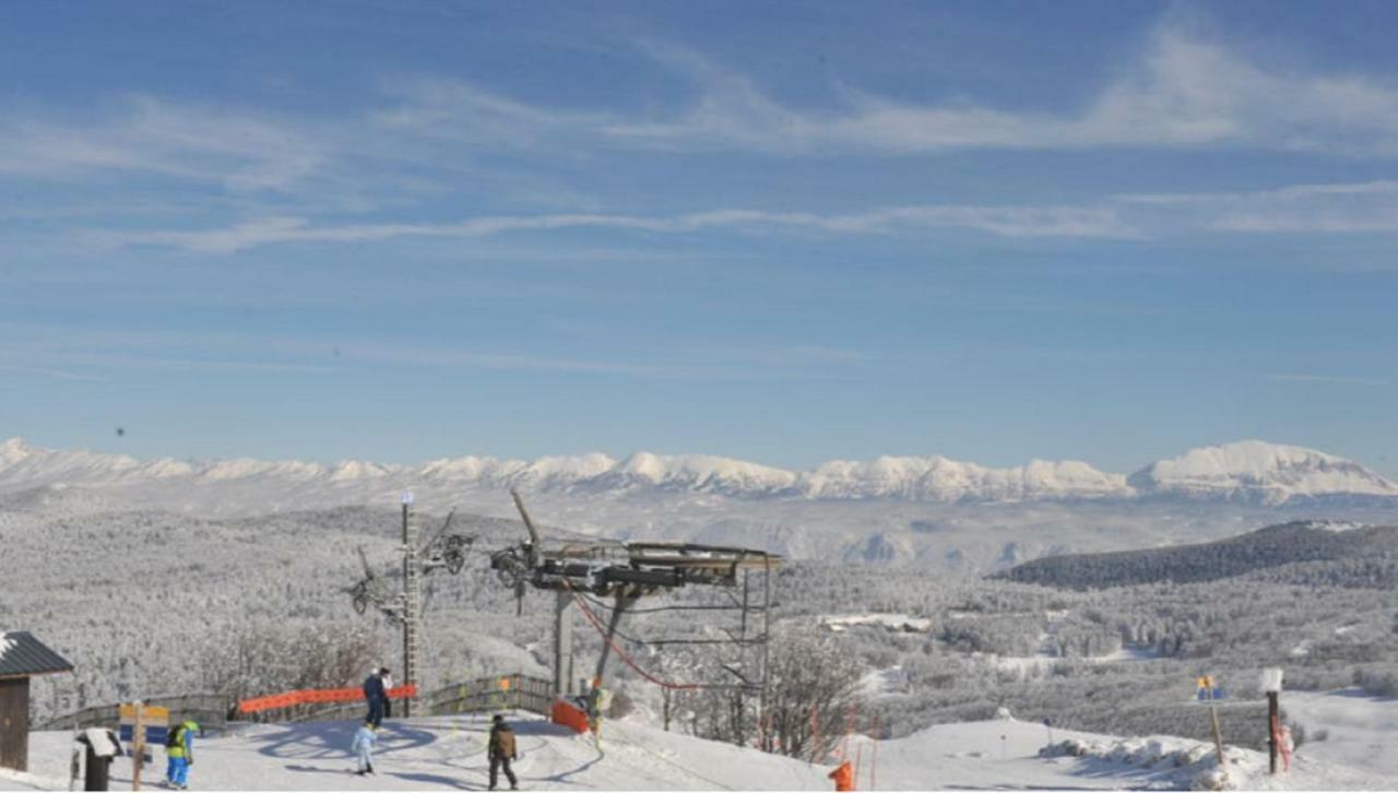 Okami Du Vercors Saint-Laurent-en-Royans Zewnętrze zdjęcie